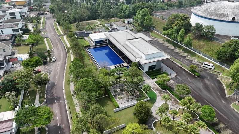 Rumah Berkembar untuk Dijual di Setia Tropika (Johor Bahru) - Arshad . - Exterior - PropertyGuru.com.my