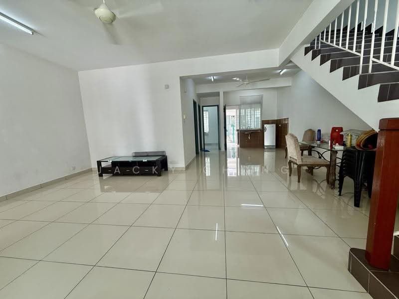 2-storey Terraced House for Sale in Taman Tiara East (Semenyih) - JACKY CHONG - Living Room - PropertyGuru.com.my