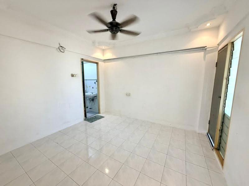 Pangsapuri untuk Dijual di Eastern Court - Lee Xue Chen - Interior - PropertyGuru.com.my