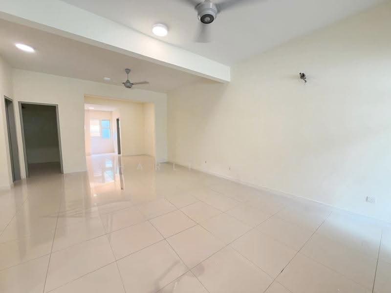 Rumah Teres 2-Tingkat untuk Disewa di Bandar Saujana Putra (Tanjong Duabelas) - Charlie Gan - Living Room - PropertyGuru.com.my
