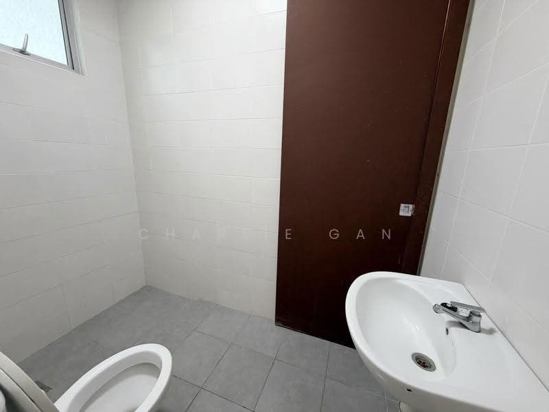 Rumah Teres 2-Tingkat untuk Disewa di Bandar Saujana Putra (Tanjong Duabelas) - Charlie Gan - Bathroom - PropertyGuru.com.my