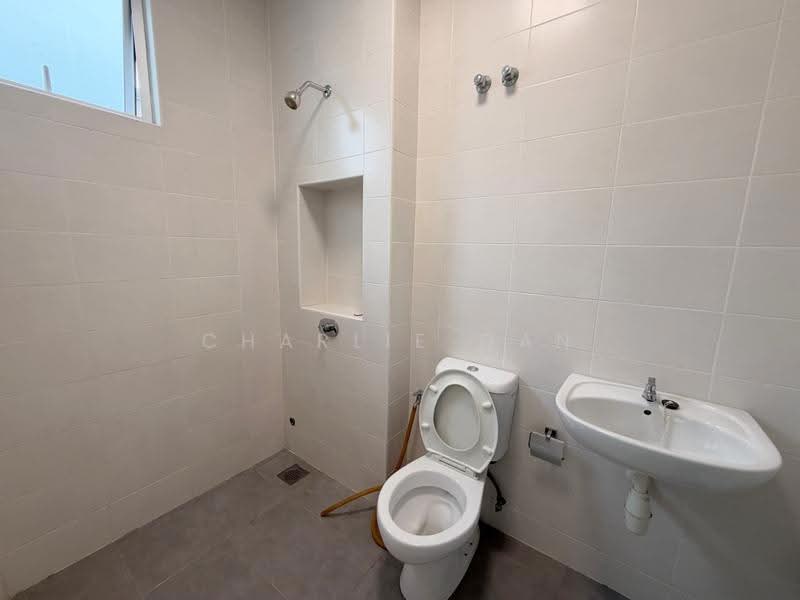 Rumah Teres 2-Tingkat untuk Disewa di Bandar Saujana Putra (Tanjong Duabelas) - Charlie Gan - Bathroom - PropertyGuru.com.my