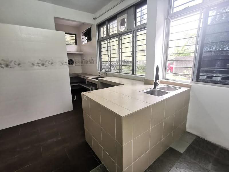 Kedai untuk Dijual di Taman Paramount (Petaling Jaya) - Jan Hiew - PropertyGuru.com.my