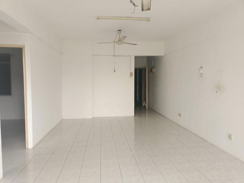 Rumah Flat untuk Dijual di Pangsapuri Sri Indah - Brahmma . - Living Room - PropertyGuru.com.my