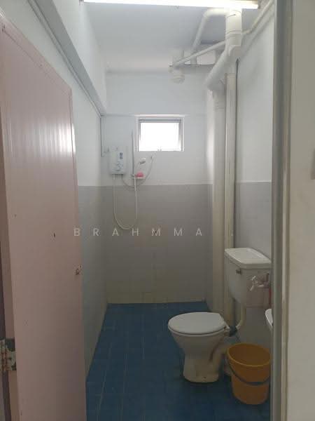 Rumah Flat untuk Dijual di Pangsapuri Sri Indah - Brahmma . - Bathroom - PropertyGuru.com.my
