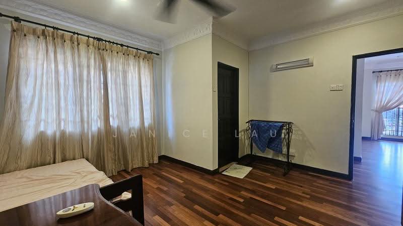 Rumah Berkembar untuk Dijual di Alam Damai (Cheras) - Janice Lau - Living Room - PropertyGuru.com.my