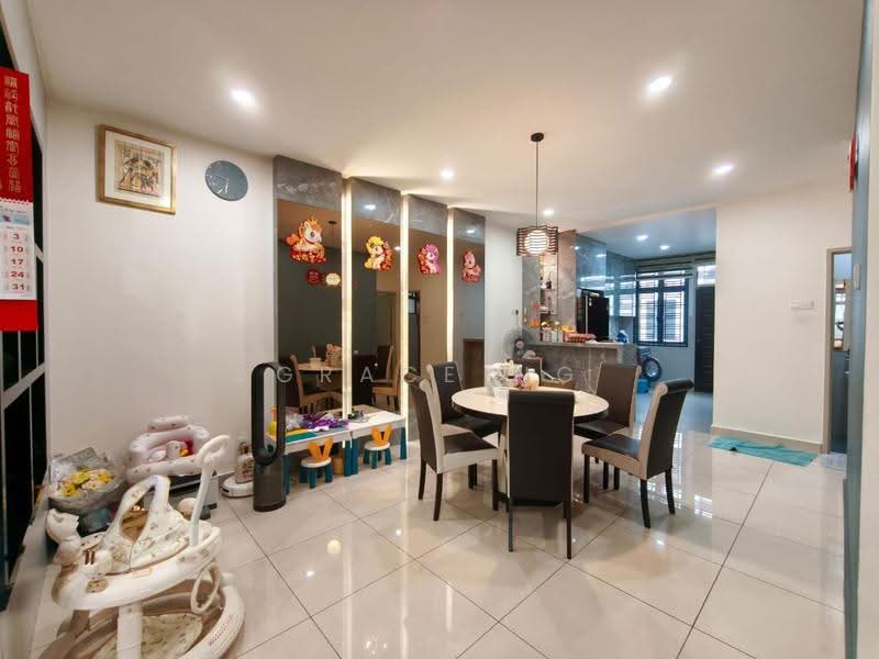2-storey Terraced House for Sale in Taman Austin Duta (Tebrau) - Grace Ng - Dining Room - PropertyGuru.com.my