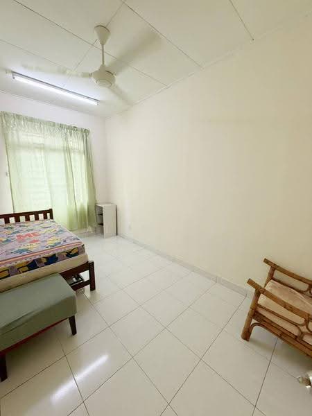 2-storey Terraced House for Sale in Taman Mount Austin (Tebrau) - Alan Tia - Bedroom - PropertyGuru.com.my