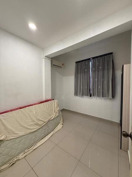 2-storey Terraced House for Sale in Bandar Tiram (Ulu Tiram) - Bevis Hoo - Bedroom - PropertyGuru.com.my