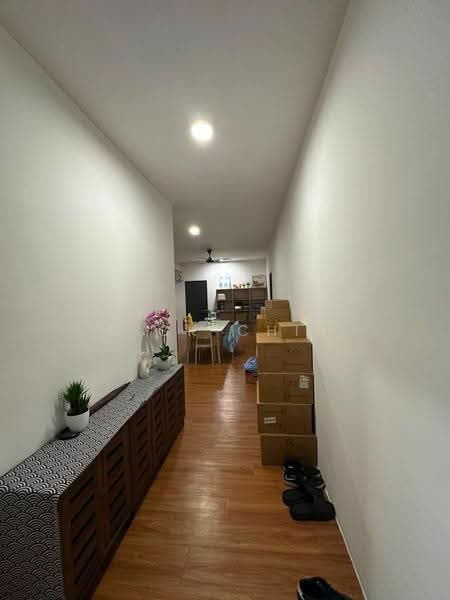 Kondominium untuk Dijual di Armani Residence - Nick Chin - Corridor - PropertyGuru.com.my