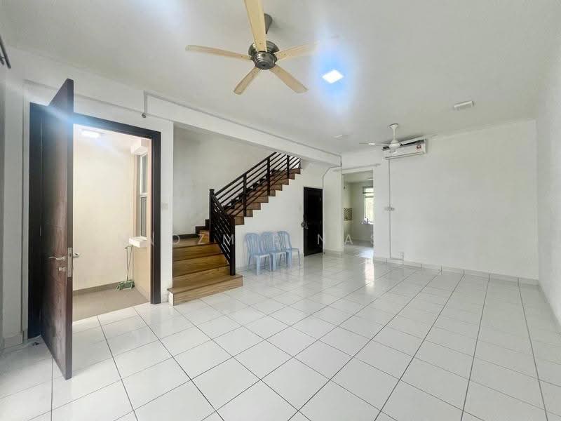 2-storey Terraced House for Sale in Presint 14 (Putrajaya) - Nadzmie Nasir - Living Room - PropertyGuru.com.my
