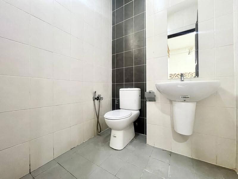 2-storey Terraced House for Sale in Presint 14 (Putrajaya) - Nadzmie Nasir - Bathroom - PropertyGuru.com.my
