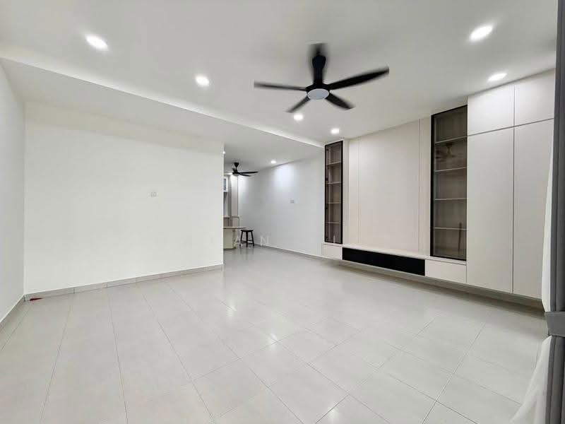 2-storey Terraced House for Sale in Taman Mount Austin (Tebrau) - Alan Tia - Living Room - PropertyGuru.com.my