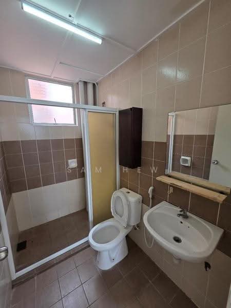 Pangsapuri untuk Disewa di Villa Residence - Sam Hew - Bathroom - PropertyGuru.com.my