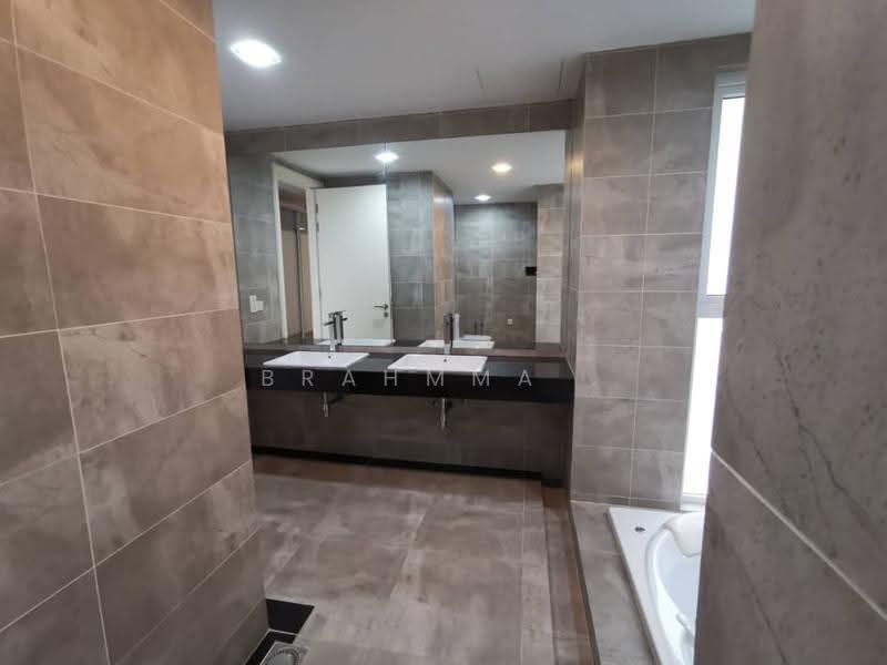 Rumah Berkembar untuk Disewa di Bandar Damansara Perdana (Damansara Perdana) - Brahmma . - Bathroom - PropertyGuru.com.my
