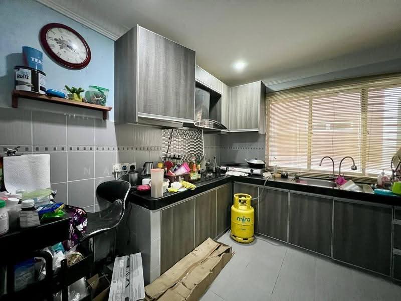 2-storey Terraced House for Sale in Lestari Putra (Seri Kembangan) - Nadzmie Nasir - Kitchen - PropertyGuru.com.my