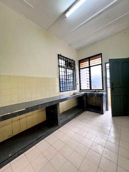 Rumah Teres 1-Tingkat untuk Dijual di Taman Skudai Baru (Skudai) - Calvin Lee - Kitchen - PropertyGuru.com.my