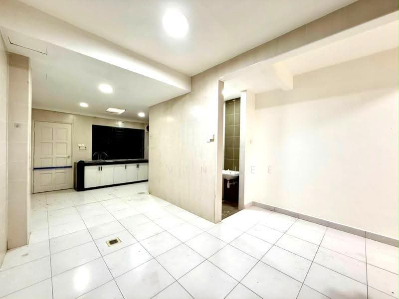 Rumah Berkembar untuk Dijual di Taman Molek (Johor Bahru) - Calvin Lee - PropertyGuru.com.my