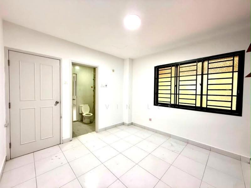 Rumah Berkembar untuk Dijual di Taman Molek (Johor Bahru) - Calvin Lee - PropertyGuru.com.my