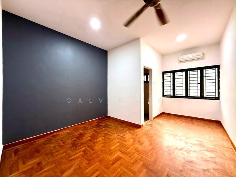 Rumah Berkembar untuk Dijual di Taman Molek (Johor Bahru) - Calvin Lee - PropertyGuru.com.my
