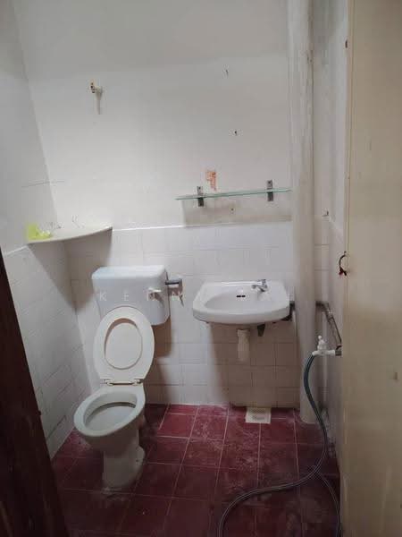 Rumah Flat untuk Dijual di Pandan Mewah - Kenny Lai - Bathroom - PropertyGuru.com.my