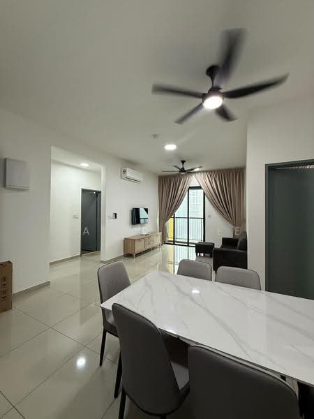 Kediaman Servis untuk Disewa di Parkland Residence @ Kajang 2 - Sarah Chee - Living Room - PropertyGuru.com.my