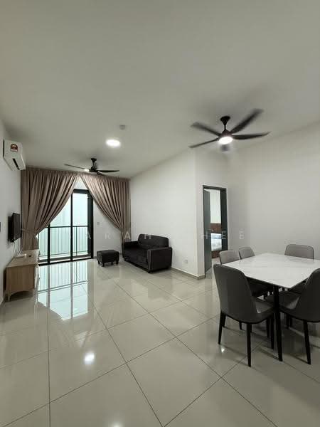 Kediaman Servis untuk Disewa di Parkland Residence @ Kajang 2 - Sarah Chee - Living Room - PropertyGuru.com.my