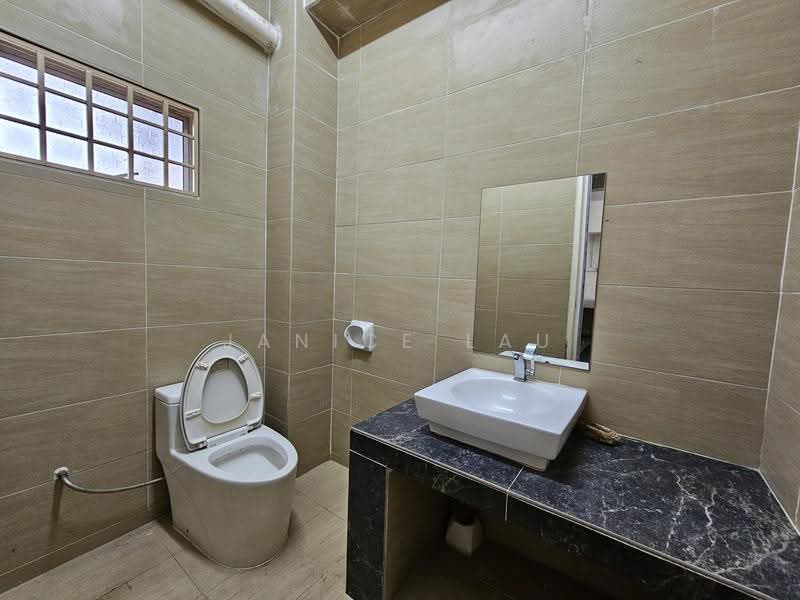 Rumah Teres untuk Dijual di Alam Damai (Cheras) - Janice Lau - Bathroom - PropertyGuru.com.my