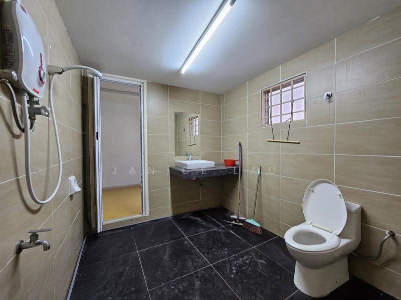 Rumah Teres untuk Dijual di Alam Damai (Cheras) - Janice Lau - Bathroom - PropertyGuru.com.my