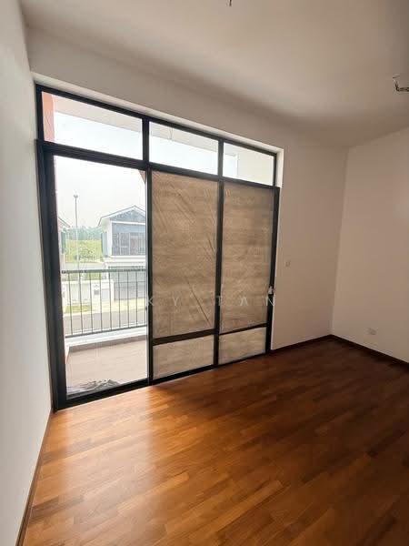 Rumah Kluster untuk Dijual di Austin Crest (Johor Bahru) - Sky Tan - Balcony - PropertyGuru.com.my