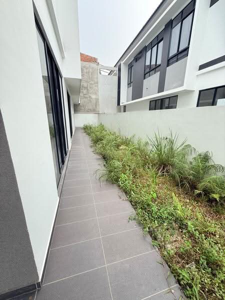 Rumah Kluster untuk Dijual di Austin Crest (Johor Bahru) - Sky Tan - Exterior - PropertyGuru.com.my