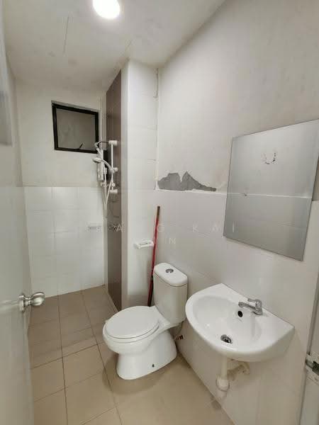 Service Residence for Rent at Jentayu Residensi @ Tampoi - Chang Kai Yin - Bathroom - PropertyGuru.com.my