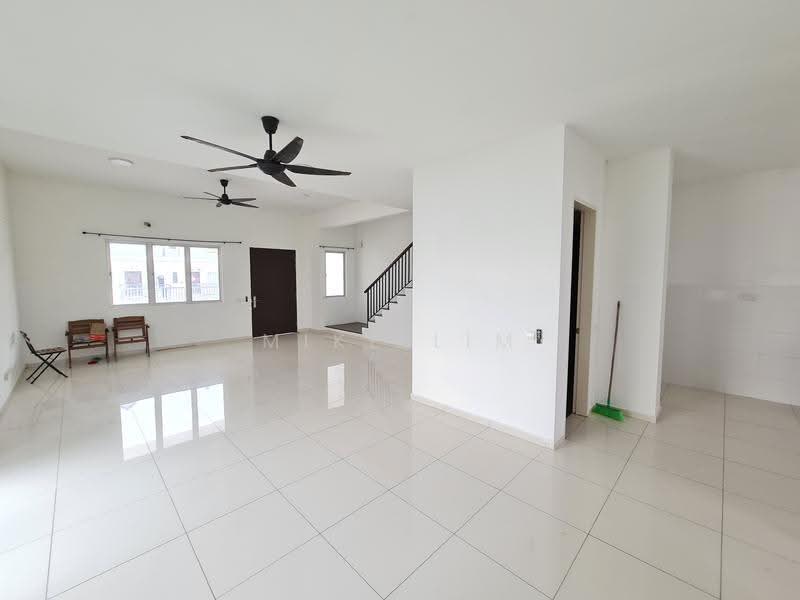 Rumah Teres 2-Tingkat untuk Disewa di Eco Forest (Semenyih) - Mike Lim - Living Room - PropertyGuru.com.my