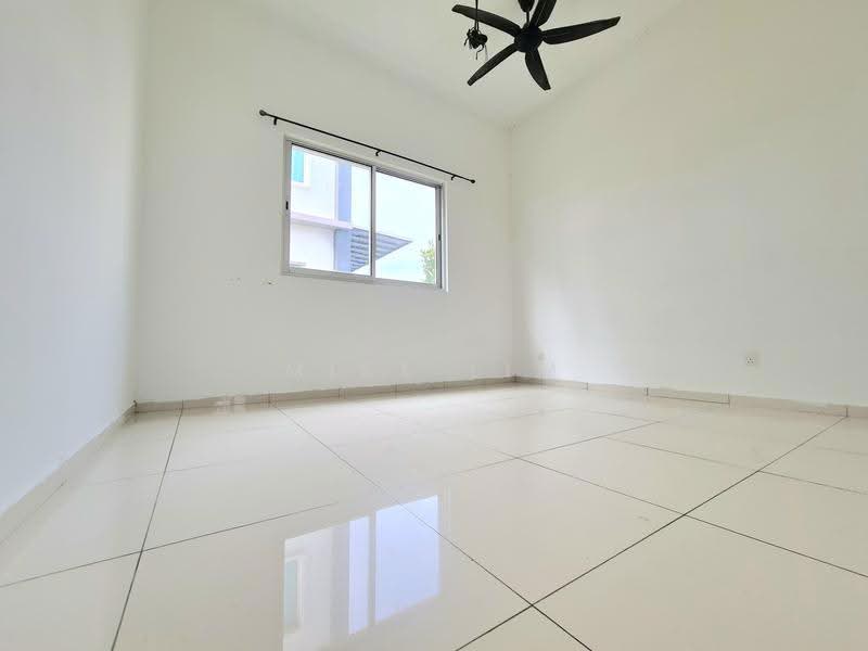 Rumah Teres 2-Tingkat untuk Disewa di Eco Forest (Semenyih) - Mike Lim - Living Room - PropertyGuru.com.my