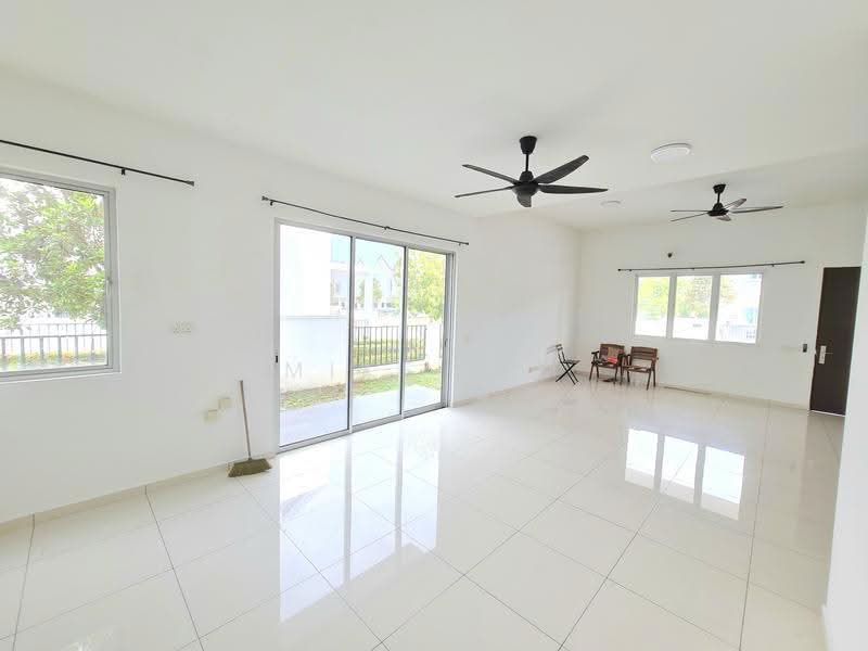 Rumah Teres 2-Tingkat untuk Disewa di Eco Forest (Semenyih) - Mike Lim - Living Room - PropertyGuru.com.my
