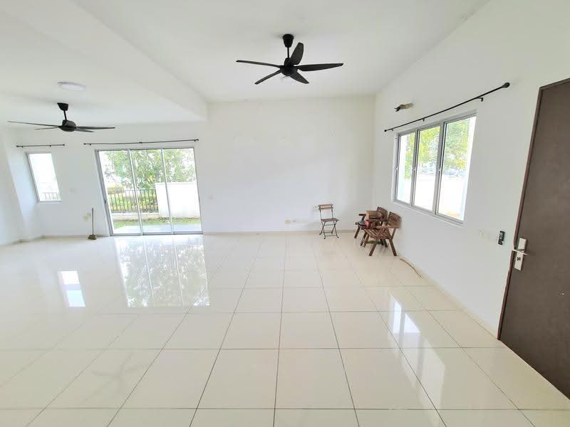 Rumah Teres 2-Tingkat untuk Disewa di Eco Forest (Semenyih) - Mike Lim - Living Room - PropertyGuru.com.my
