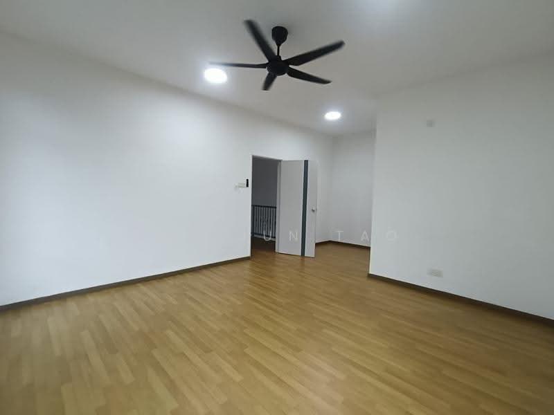 Cluster House for Rent in Kempas (Johor Bahru) - Foo Jun Tao - Living Room - PropertyGuru.com.my