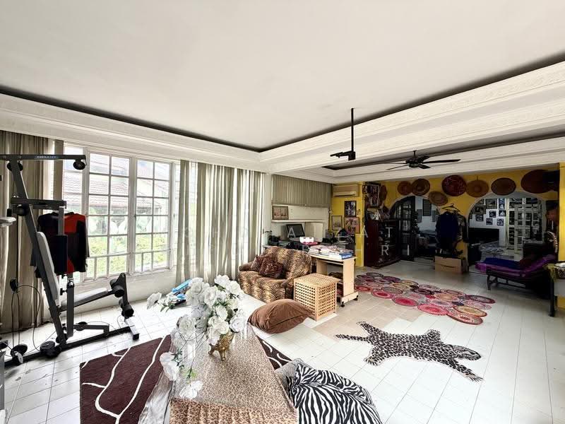 Rumah Banglo untuk Dijual di Taman Melawati (Ulu Kelang) - Mohd Aizat Saiful Bahri - Living Room - PropertyGuru.com.my