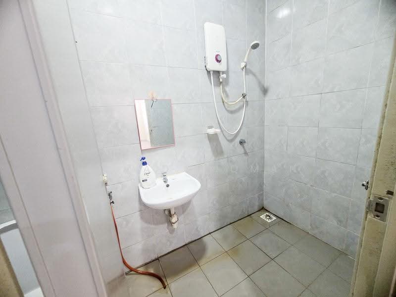 Apartment for Sale at Vesta View - Ahmad Luqman - Bathroom - PropertyGuru.com.my