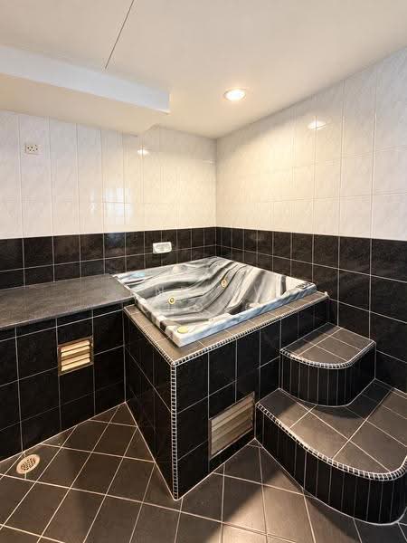 Kondominium untuk Disewa di Silverton Condominium - Andrew Chong - Bathroom - PropertyGuru.com.my