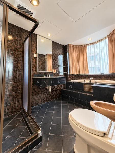 Kondominium untuk Disewa di Silverton Condominium - Andrew Chong - Bathroom - PropertyGuru.com.my