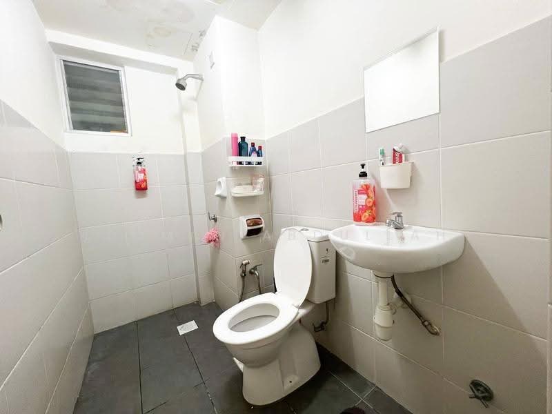 Apartment for Sale at The Residence 2 @ Tiara East - Luqman Abdullah - Bathroom - PropertyGuru.com.my