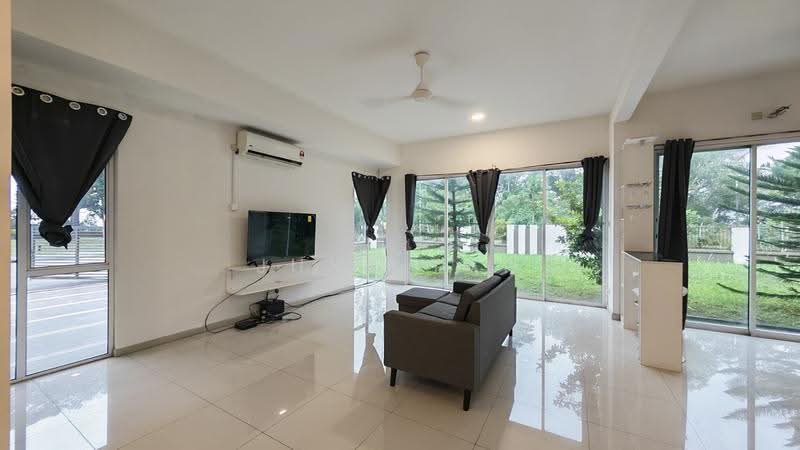 Bungalow House for Rent in Taman Equine (Seri Kembangan) - June Tan - Living Room - PropertyGuru.com.my