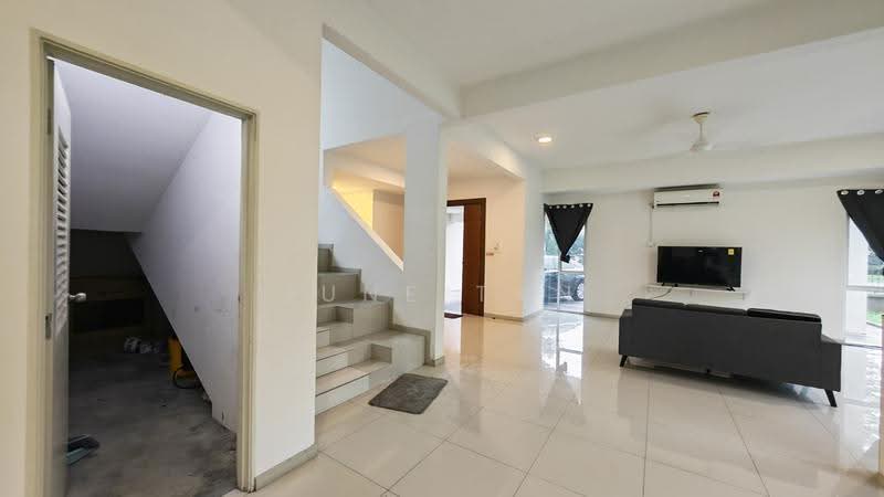 Bungalow House for Rent in Taman Equine (Seri Kembangan) - June Tan - Living Room - PropertyGuru.com.my