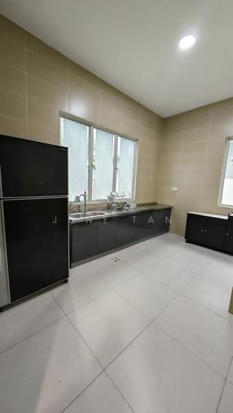 Bungalow House for Rent in Taman Equine (Seri Kembangan) - June Tan - Kitchen - PropertyGuru.com.my