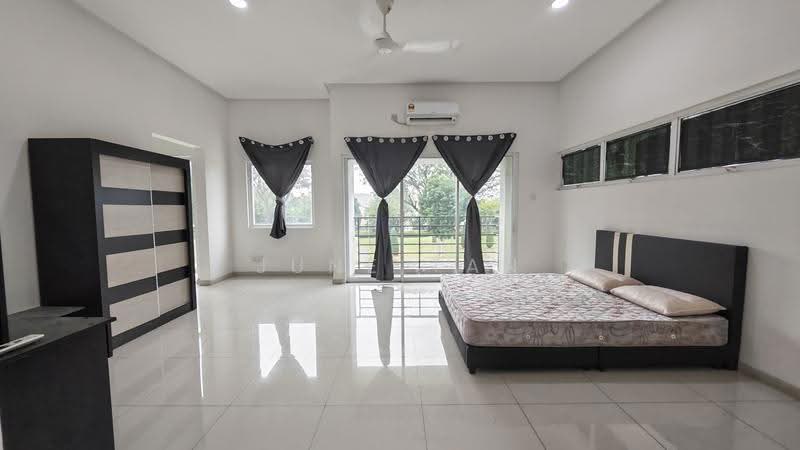 Bungalow House for Rent in Taman Equine (Seri Kembangan) - June Tan - Bedroom - PropertyGuru.com.my