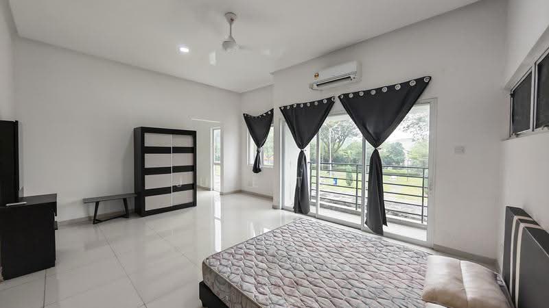 Bungalow House for Rent in Taman Equine (Seri Kembangan) - June Tan - Bedroom - PropertyGuru.com.my