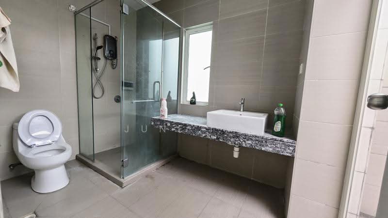 Bungalow House for Rent in Taman Equine (Seri Kembangan) - June Tan - Bathroom - PropertyGuru.com.my