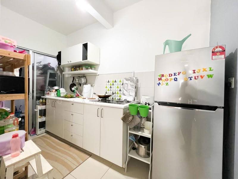 Condominium for Sale at Simfoni 1 - Luqman Abdullah - Kitchen - PropertyGuru.com.my