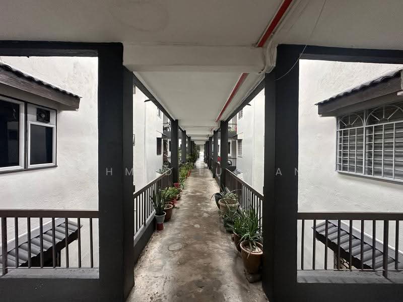 Apartment for Sale at Apartment Okid - Ahmad Luqman - Corridor - PropertyGuru.com.my